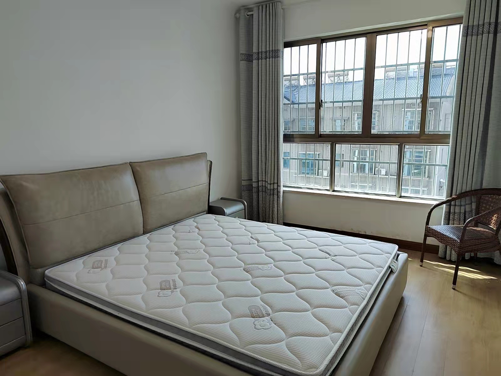 国色天香 3室2厅2卫 2500.0元/月 国色天香 3室2厅2卫 2500.0元/月室内图