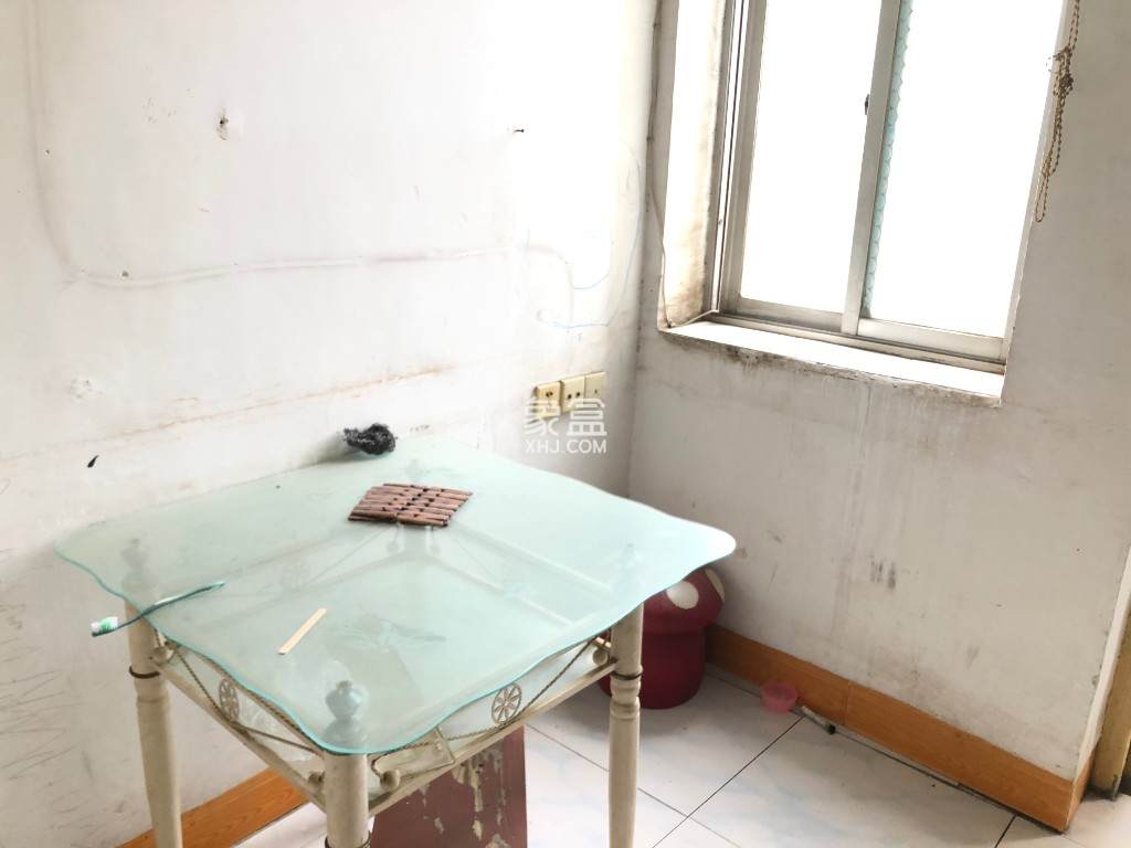 金桃苑小区  1室1厅1卫    400.0元/月 金桃苑小区  1室1厅1卫    400.0元/月室内图