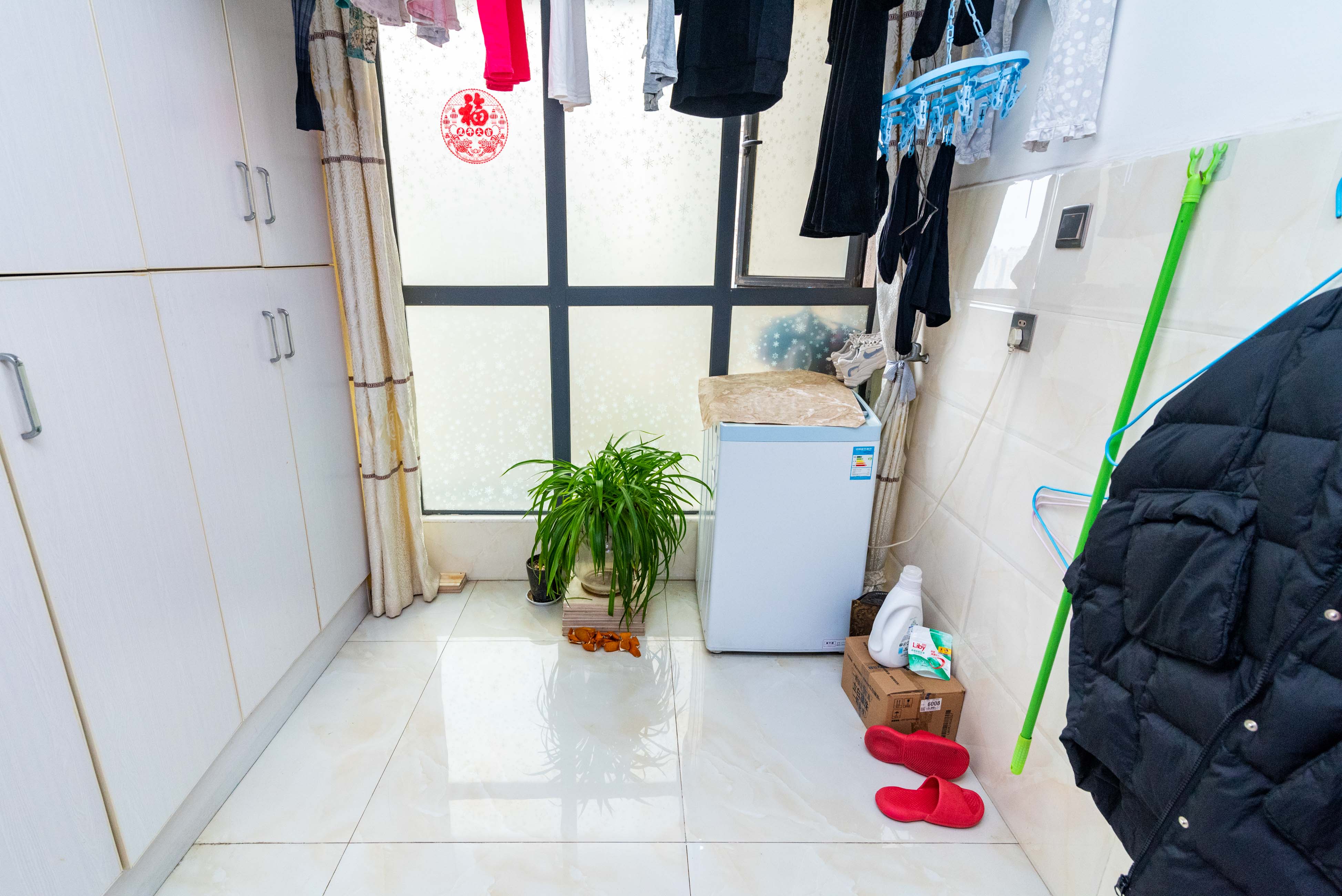 悦湖山  3室2厅1卫    68.0万 悦湖山  3室2厅1卫    68.0万阳台