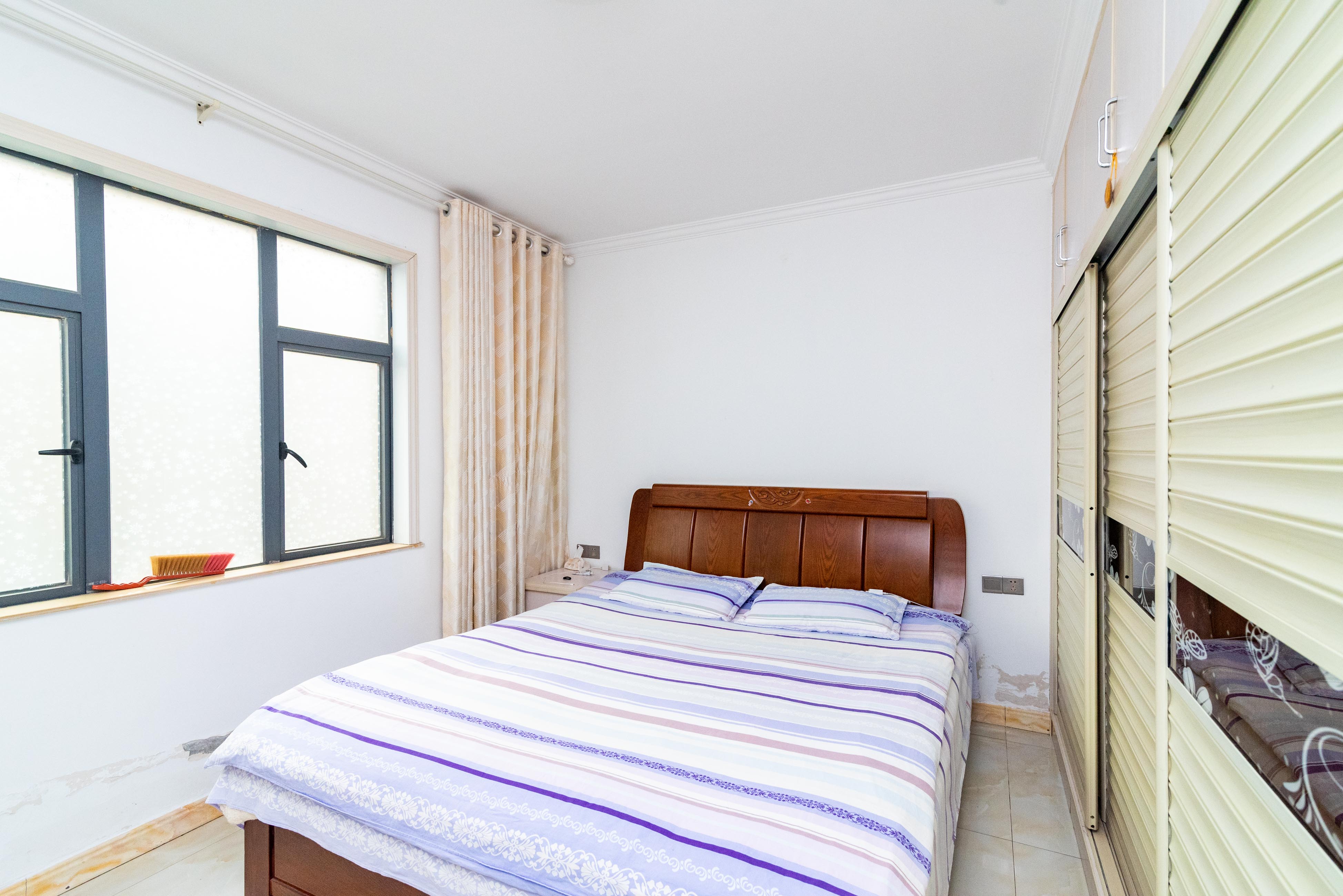 悦湖山  3室2厅1卫    68.0万 悦湖山  3室2厅1卫    68.0万卧室