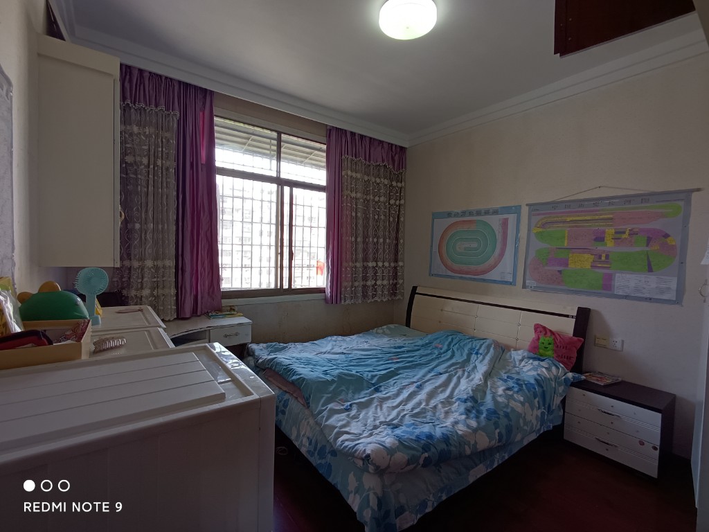 金信花园 3室2厅3卫 118.0万 金信花园 3室2厅3卫 118.0万客厅