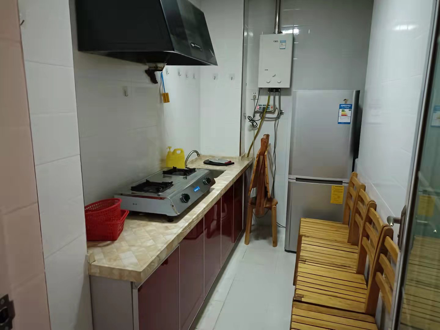 世纪嘉苑  1室1厅1卫    1200.0元/月 世纪嘉苑  1室1厅1卫    1200.0元/月室内图