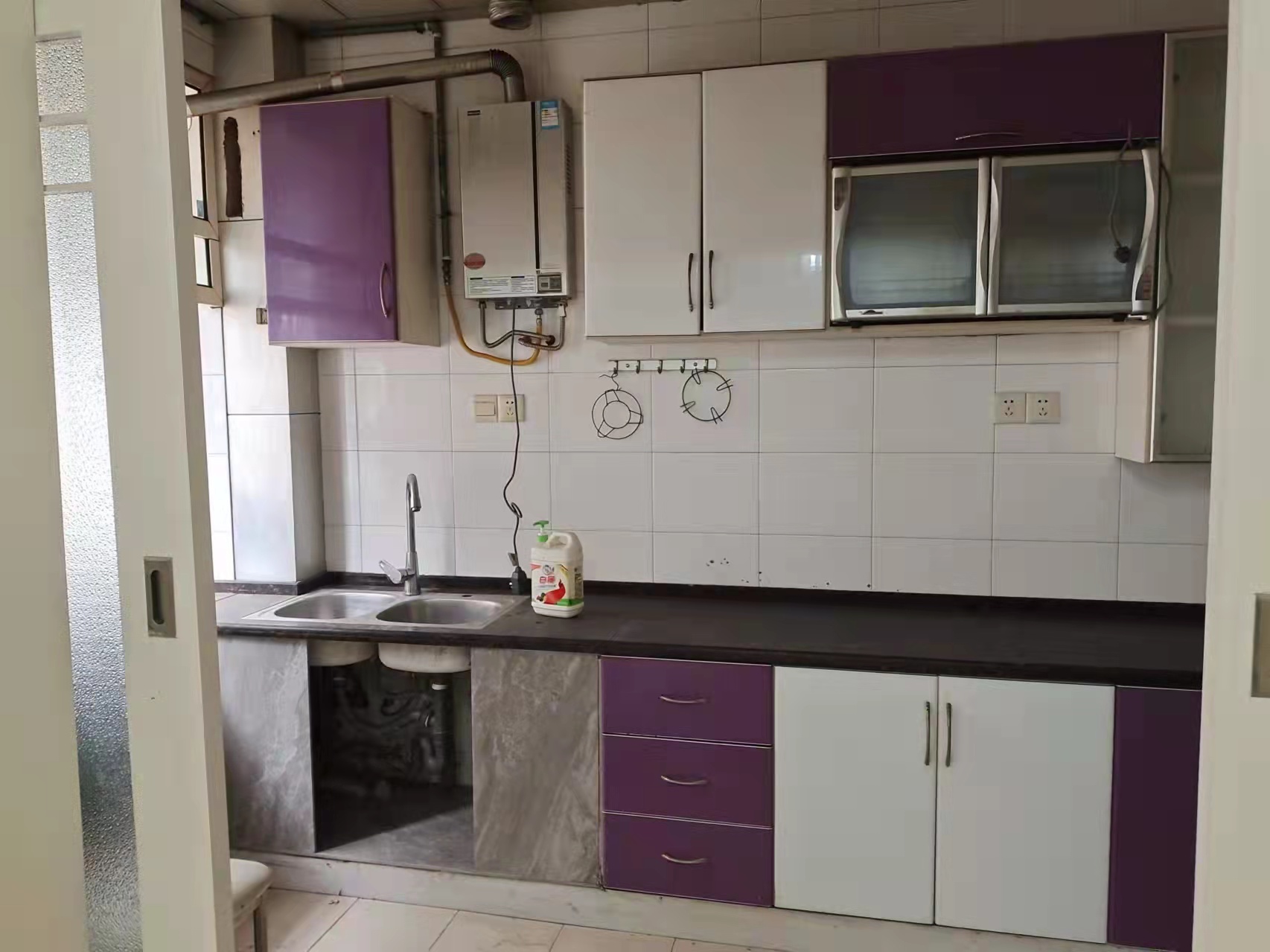 滨江一村  3室2厅2卫    76.0万 滨江一村  3室2厅2卫    76.0万客厅