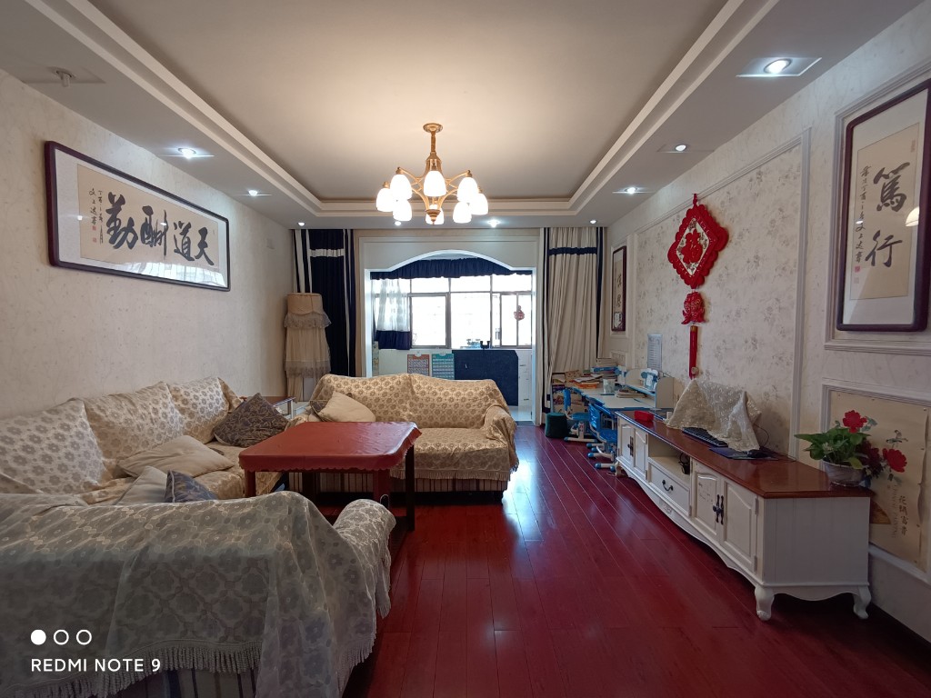 金信花园 3室2厅3卫 118.0万 金信花园 3室2厅3卫 118.0万客厅