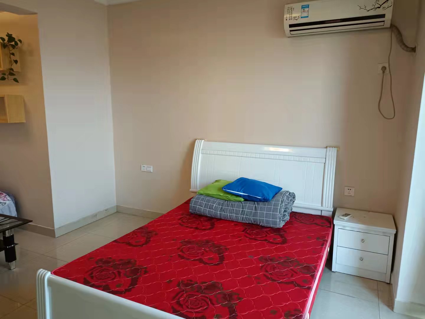 世纪嘉苑  1室1厅1卫    1200.0元/月 世纪嘉苑  1室1厅1卫    1200.0元/月室内图