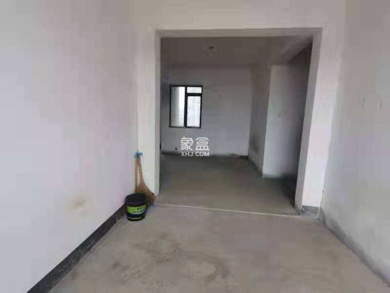 庐山春天早安华晨  4室2厅2卫    70.0万 庐山春天早安华晨  4室2厅2卫    70.0万客厅