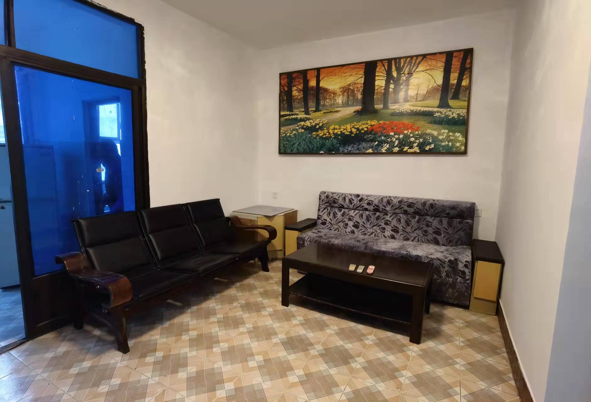 益阳市气象局家属区(秀峰西路) 2室2厅1卫 600.0元/月 益阳市气象局家属区(秀峰西路) 2室2厅1卫 600.0元/月室内图