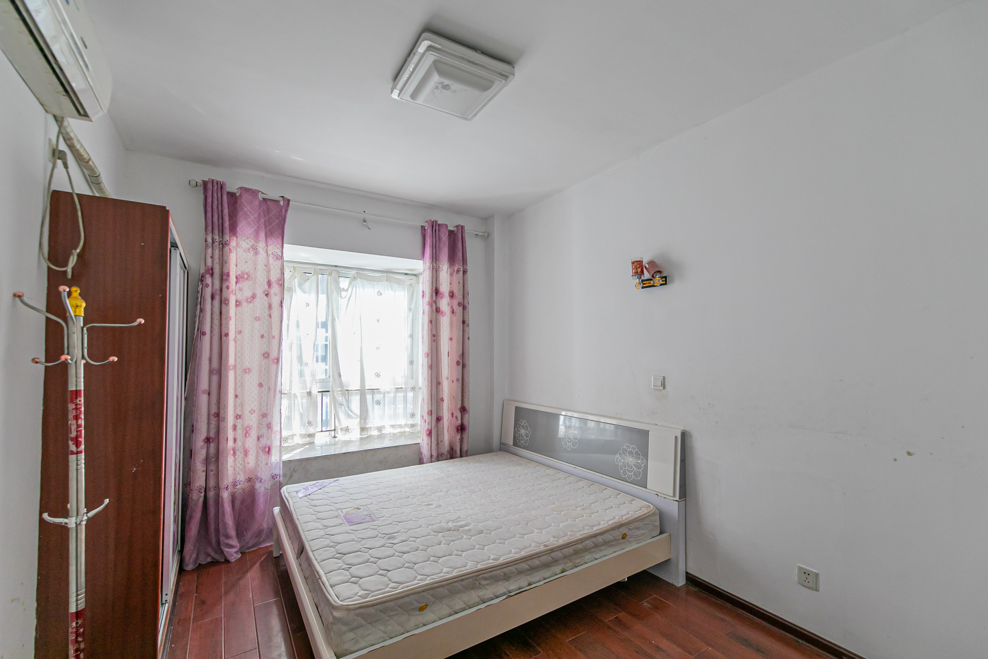 景上鑫苑 2室2厅1卫 54.0万 景上鑫苑 2室2厅1卫 54.0万卧室