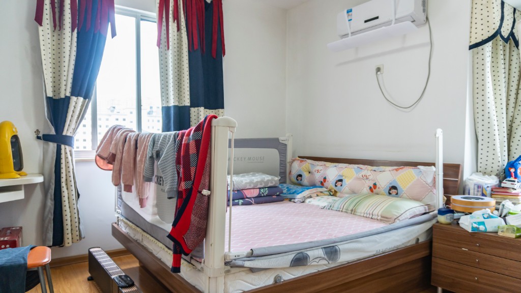 银色现代城 5室2厅3卫 69.8万 银色现代城 5室2厅3卫 69.8万客厅