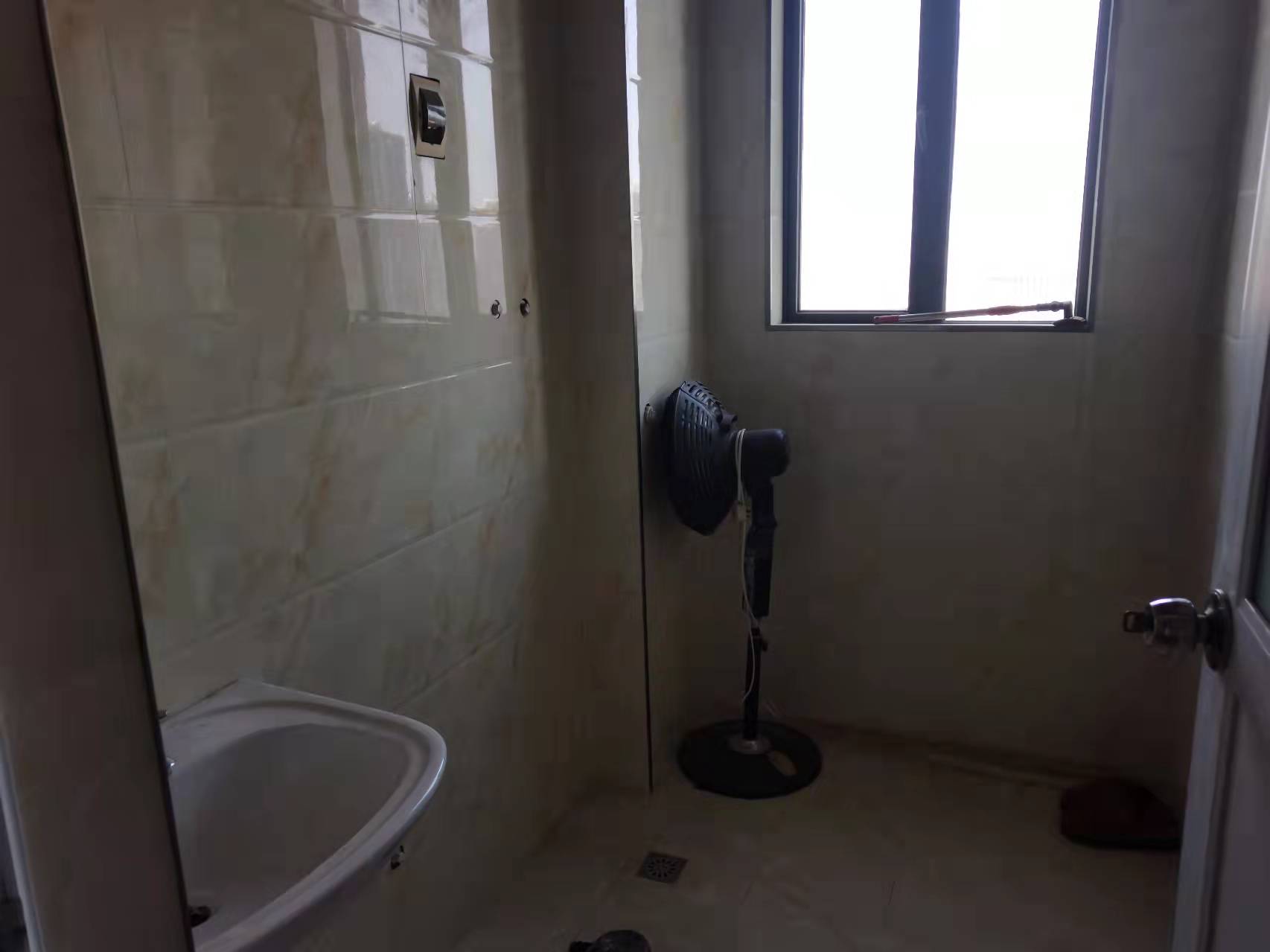 雄森国际  3室2厅1卫    2200.0元/月 雄森国际  3室2厅1卫    2200.0元/月室内图