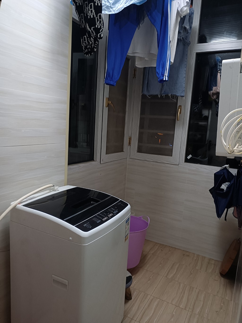 鸿都苑  3室2厅2卫    78.8万 鸿都苑  3室2厅2卫    78.8万卫生间