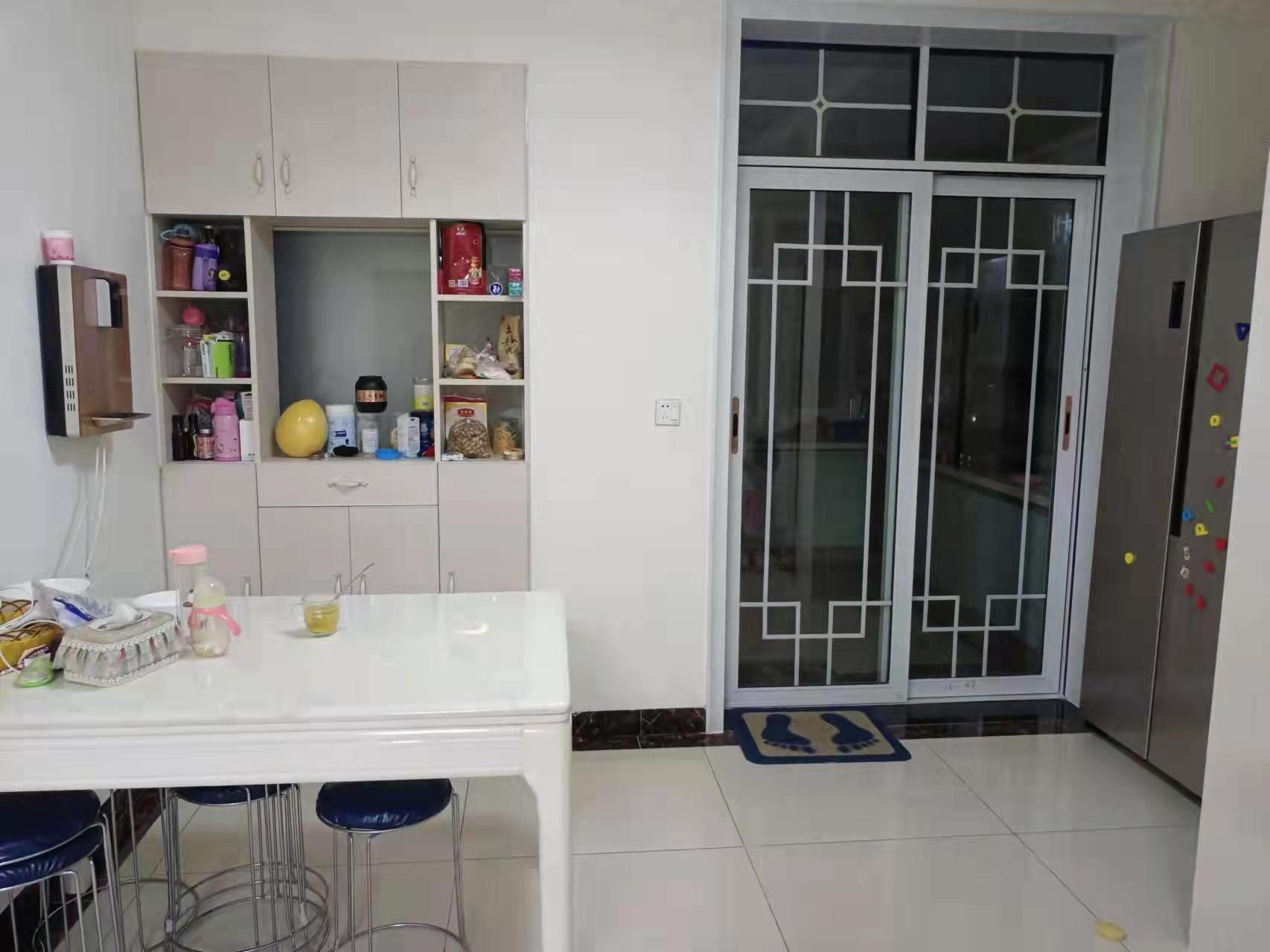 鸿都苑  3室2厅2卫    78.8万 鸿都苑  3室2厅2卫    78.8万客厅