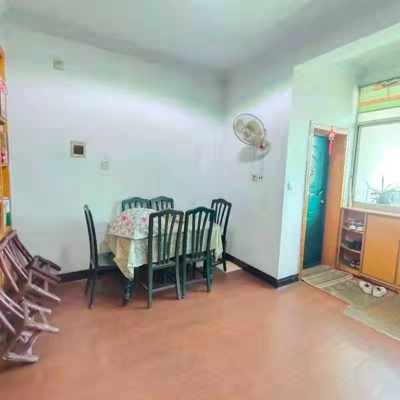 玉器小区 3室2厅1卫 35.8万 玉器小区 3室2厅1卫 35.8万客厅