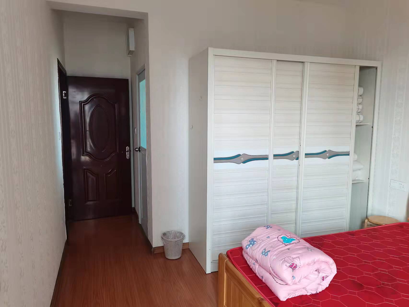 雄森国际  3室2厅1卫    2200.0元/月 雄森国际  3室2厅1卫    2200.0元/月室内图