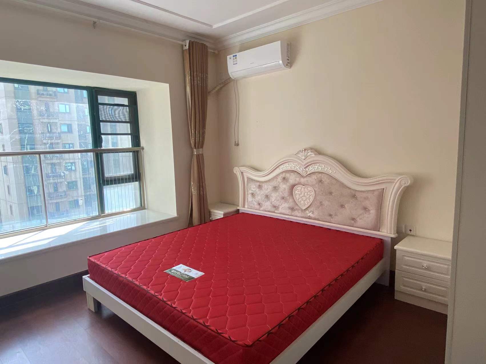 恒大绿洲 3室2厅2卫 2200.0元/月 恒大绿洲 3室2厅2卫 2200.0元/月室内图