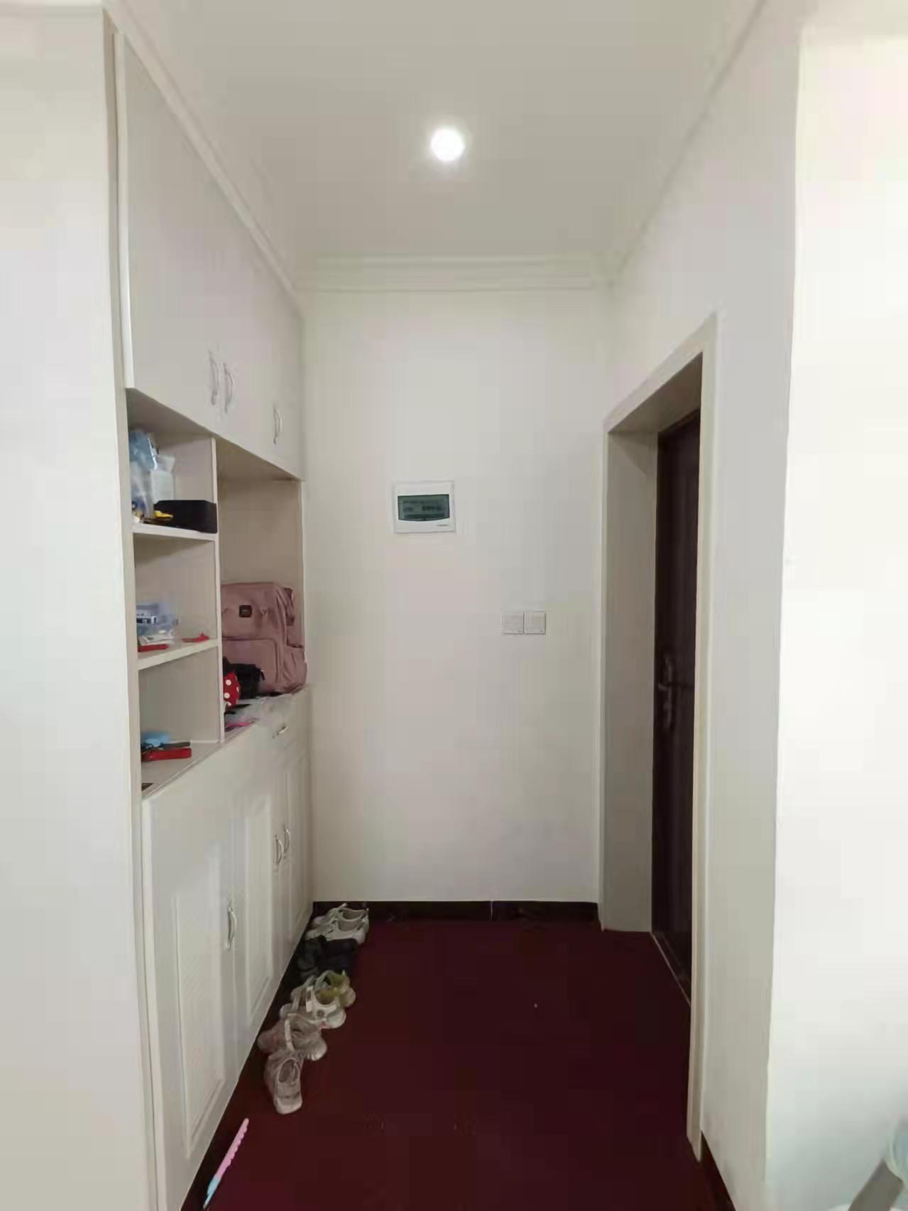 鸿都苑  3室2厅2卫    78.8万 鸿都苑  3室2厅2卫    78.8万卫生间