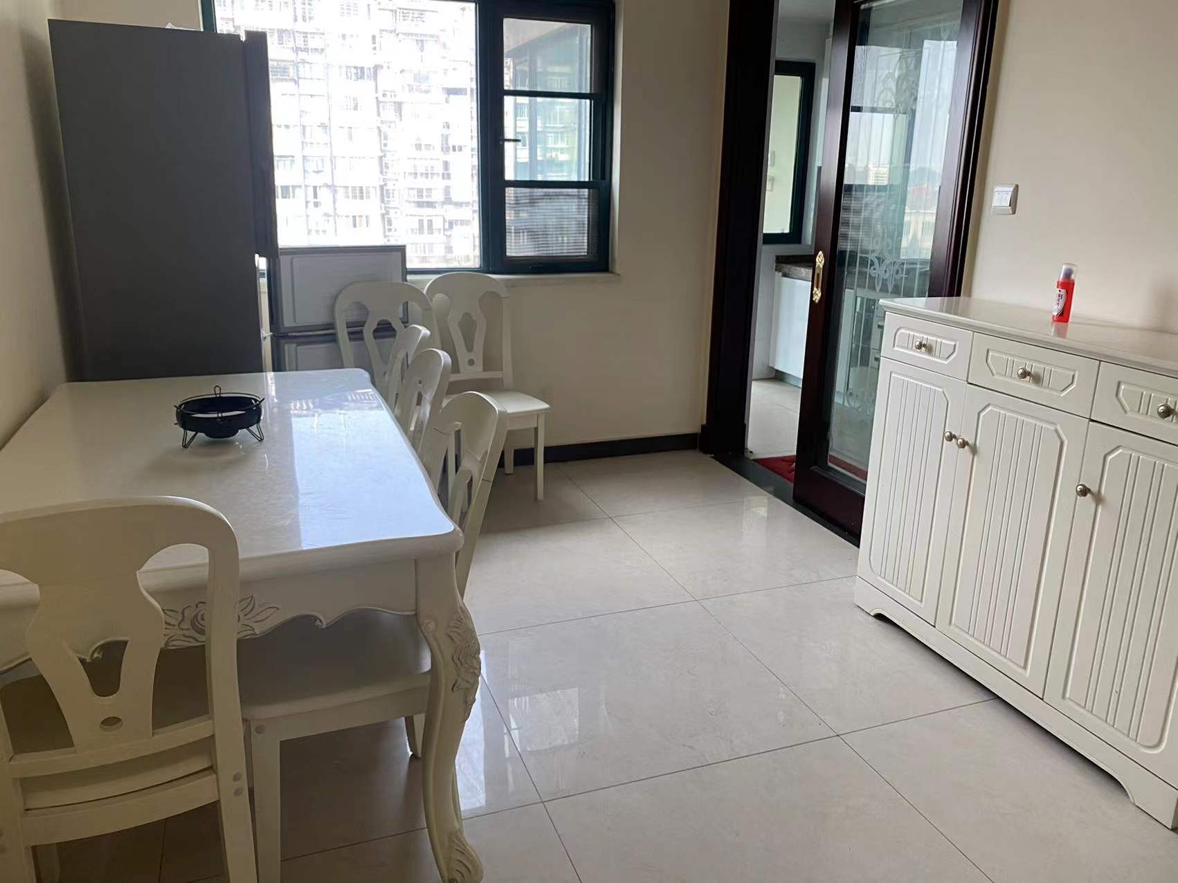 恒大绿洲 3室2厅2卫 2200.0元/月 恒大绿洲 3室2厅2卫 2200.0元/月室内图