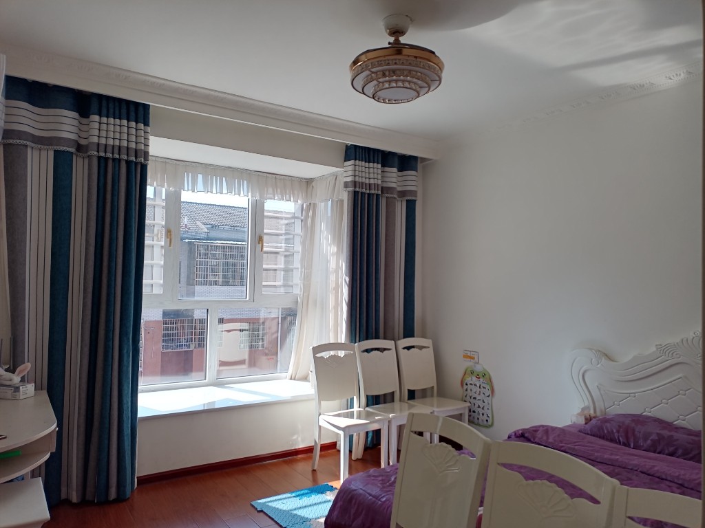 鸿都苑  3室2厅2卫    78.8万 鸿都苑  3室2厅2卫    78.8万卧室