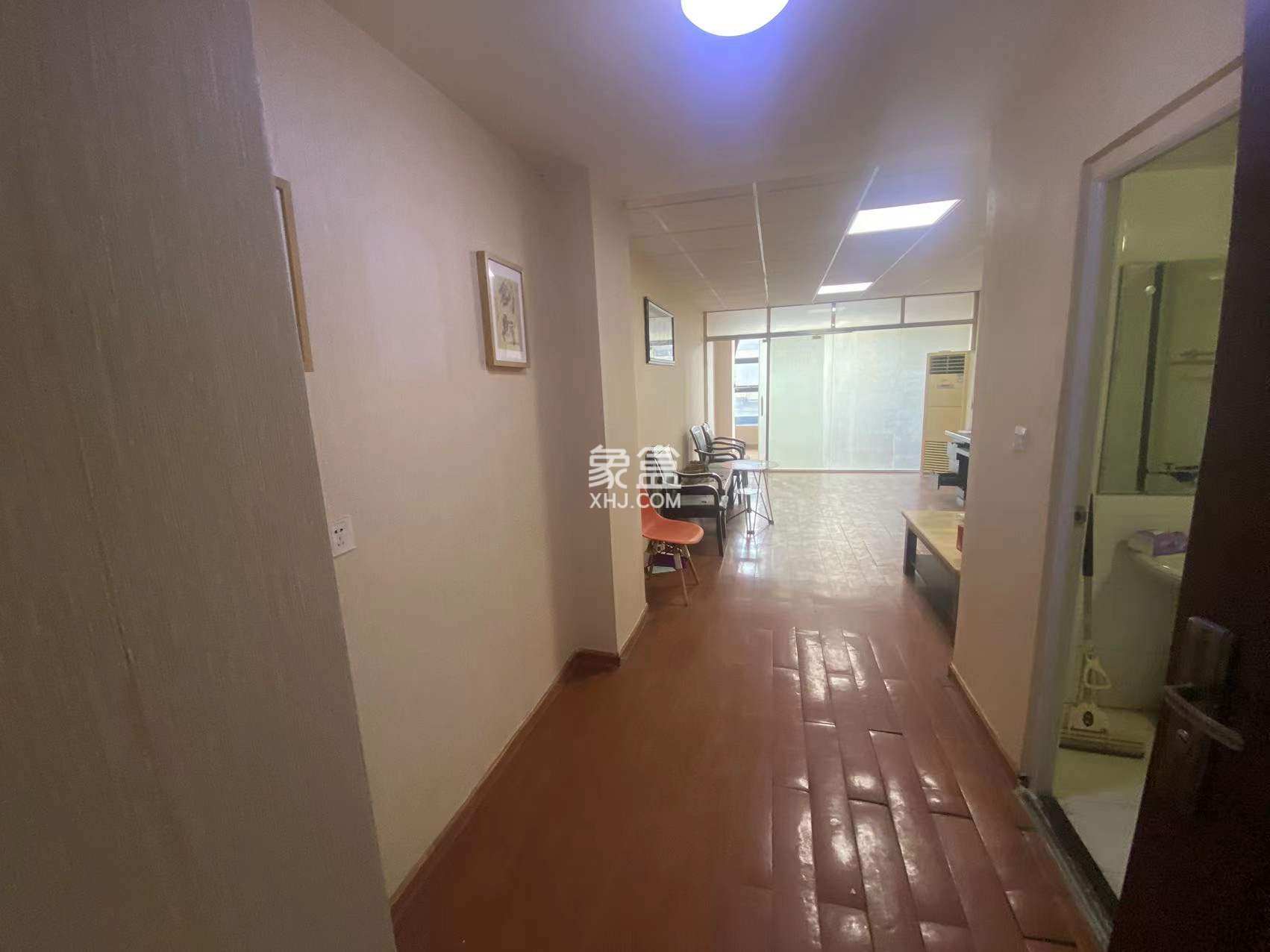 鑫天国际(鑫天偶遇)  1室1厅1卫    1500.0元/月 鑫天国际(鑫天偶遇)  1室1厅1卫    1500.0元/月室内图