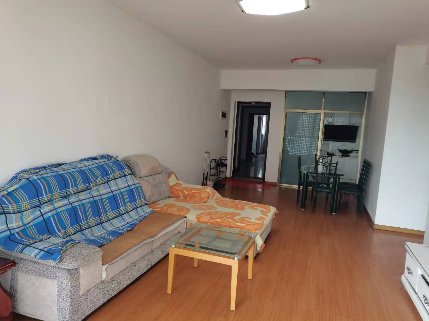 雄森国际  3室2厅1卫    2200.0元/月 雄森国际  3室2厅1卫    2200.0元/月室内图