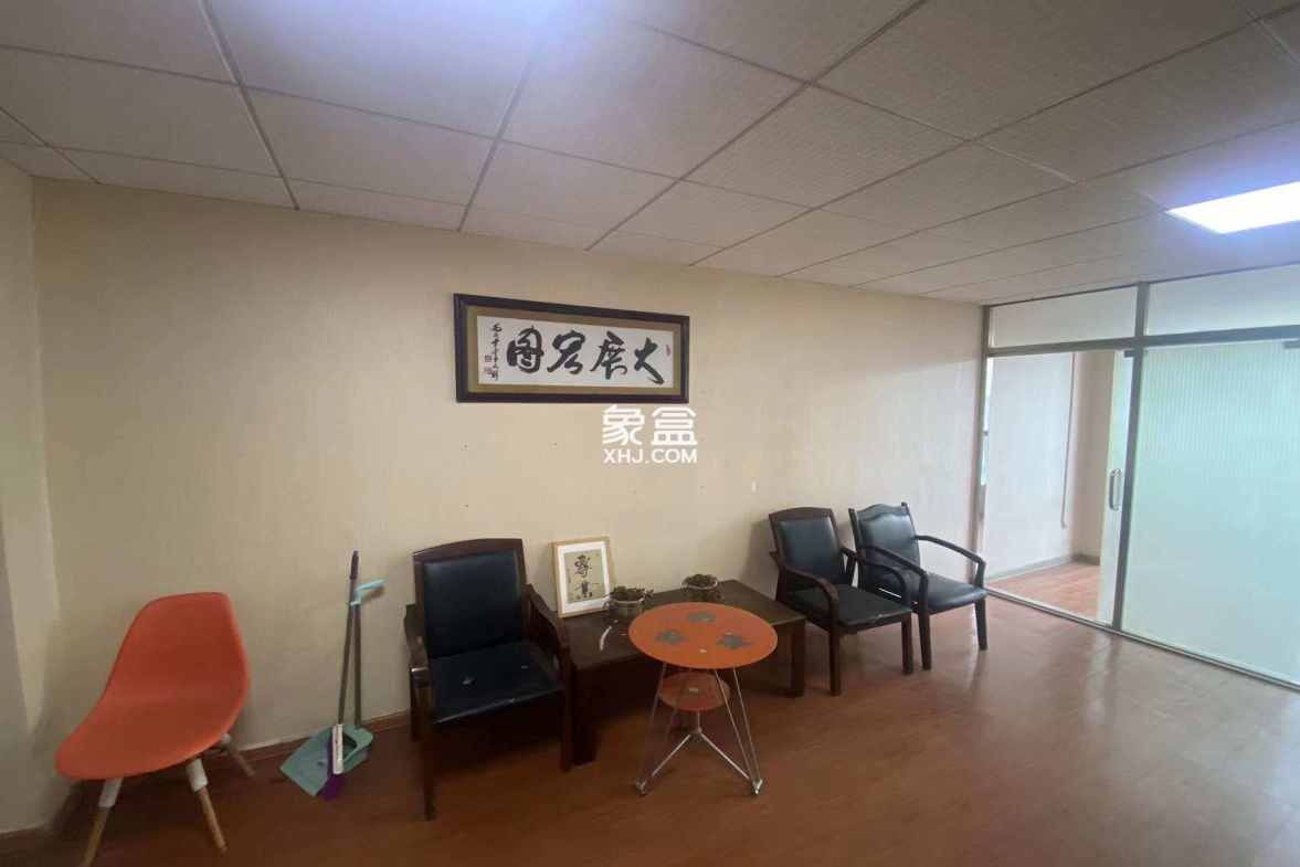 鑫天国际(鑫天偶遇)  1室1厅1卫    1500.0元/月 鑫天国际(鑫天偶遇)  1室1厅1卫    1500.0元/月室内图