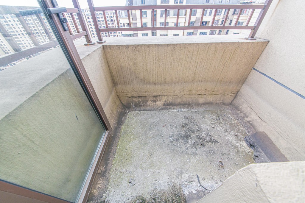 北辰中央公园A区 4室2厅2卫 195.0万 北辰中央公园A区 4室2厅2卫 195.0万客厅