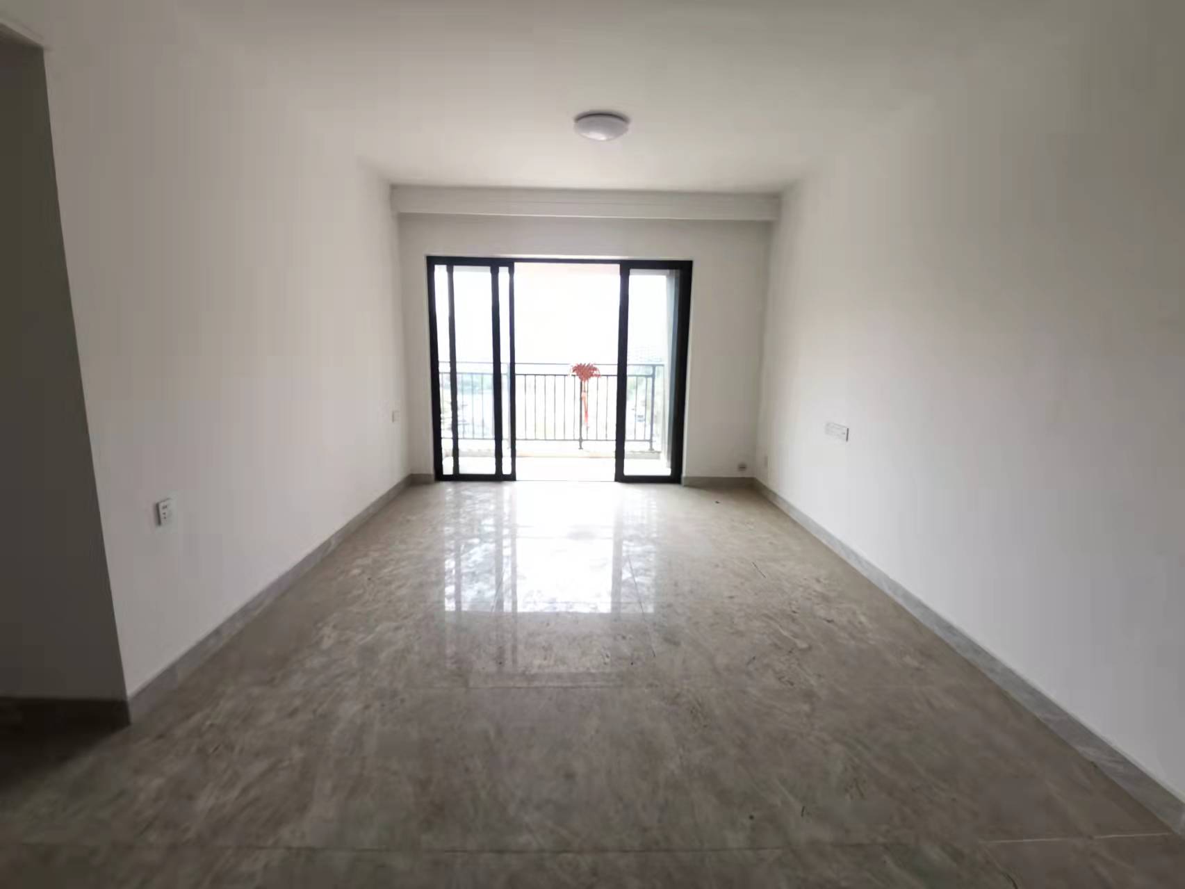 蓝溪谷 3室2厅2卫 62.0万 蓝溪谷 3室2厅2卫 62.0万客厅