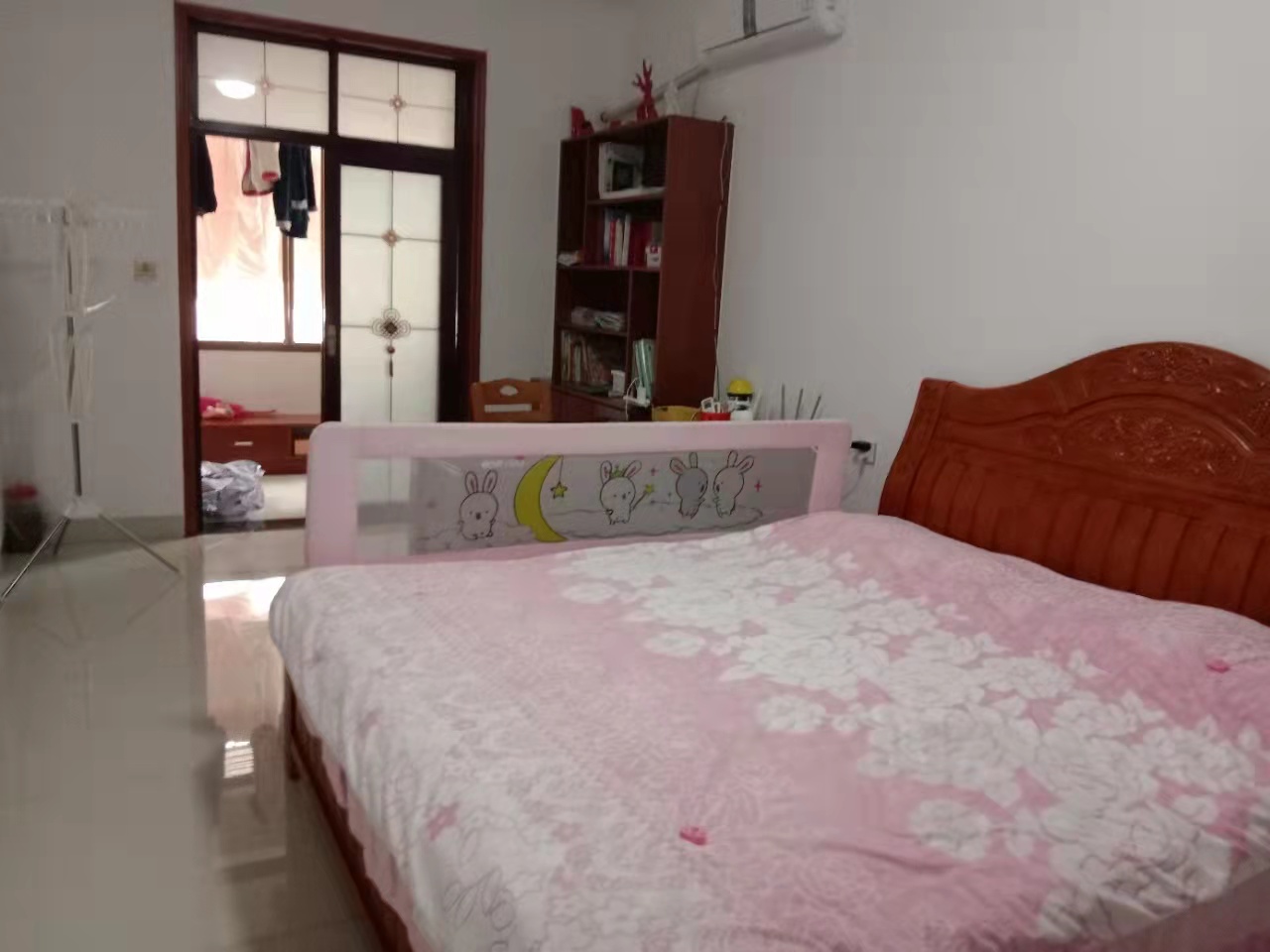 赫山社区居委会单位房  3室2厅2卫    65.88万 赫山社区居委会单位房  3室2厅2卫    65.88万卧室