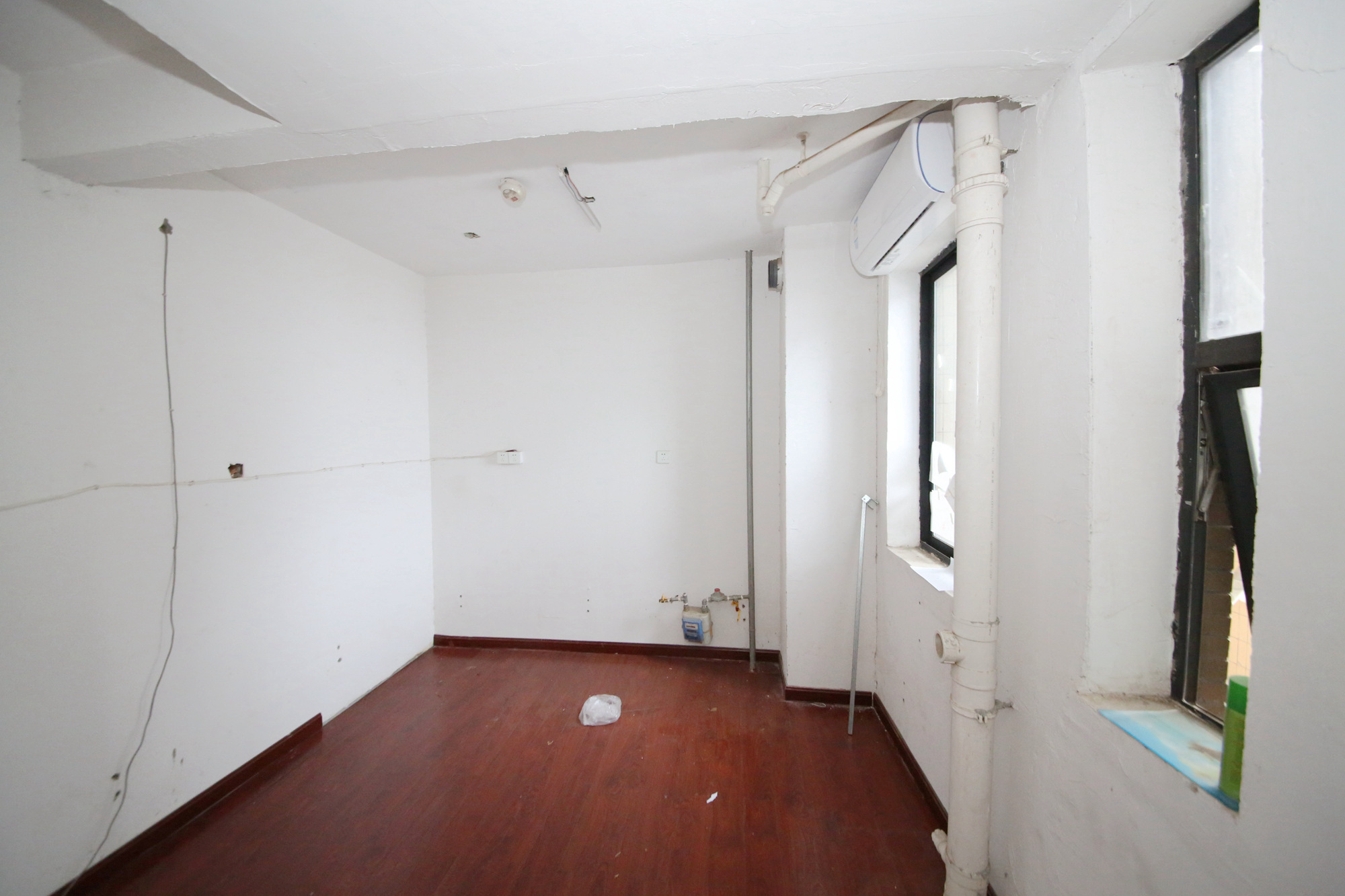 百纳广场（百纳公寓）  3室2厅1卫    123.0万卧室