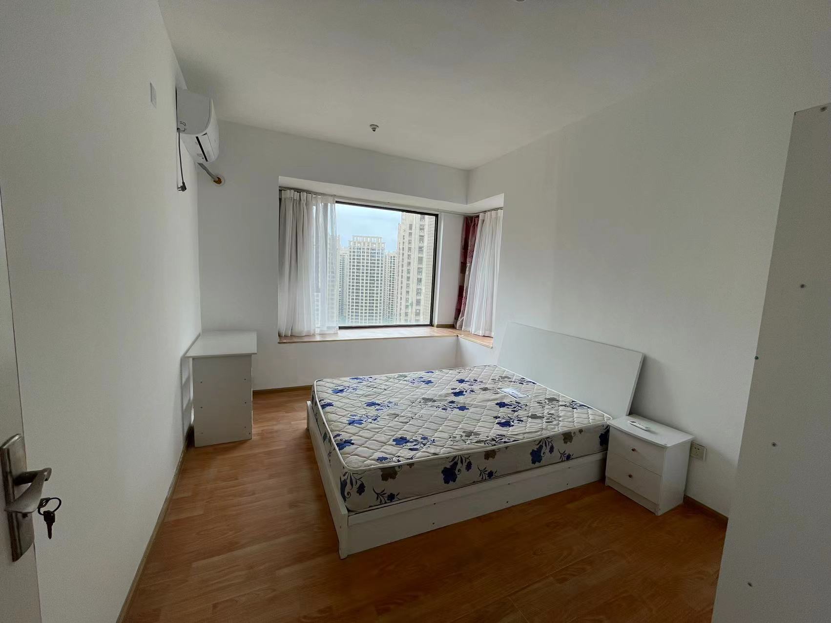 南湖世纪 2室2厅1卫 2300.0元/月 南湖世纪 2室2厅1卫 2300.0元/月室内图