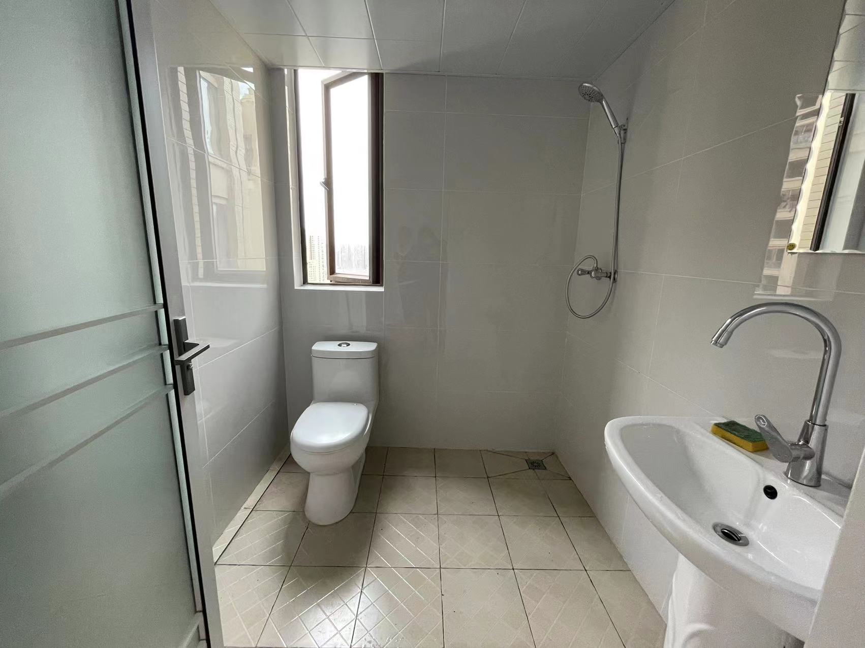 南湖世纪 2室2厅1卫 2300.0元/月 南湖世纪 2室2厅1卫 2300.0元/月室内图