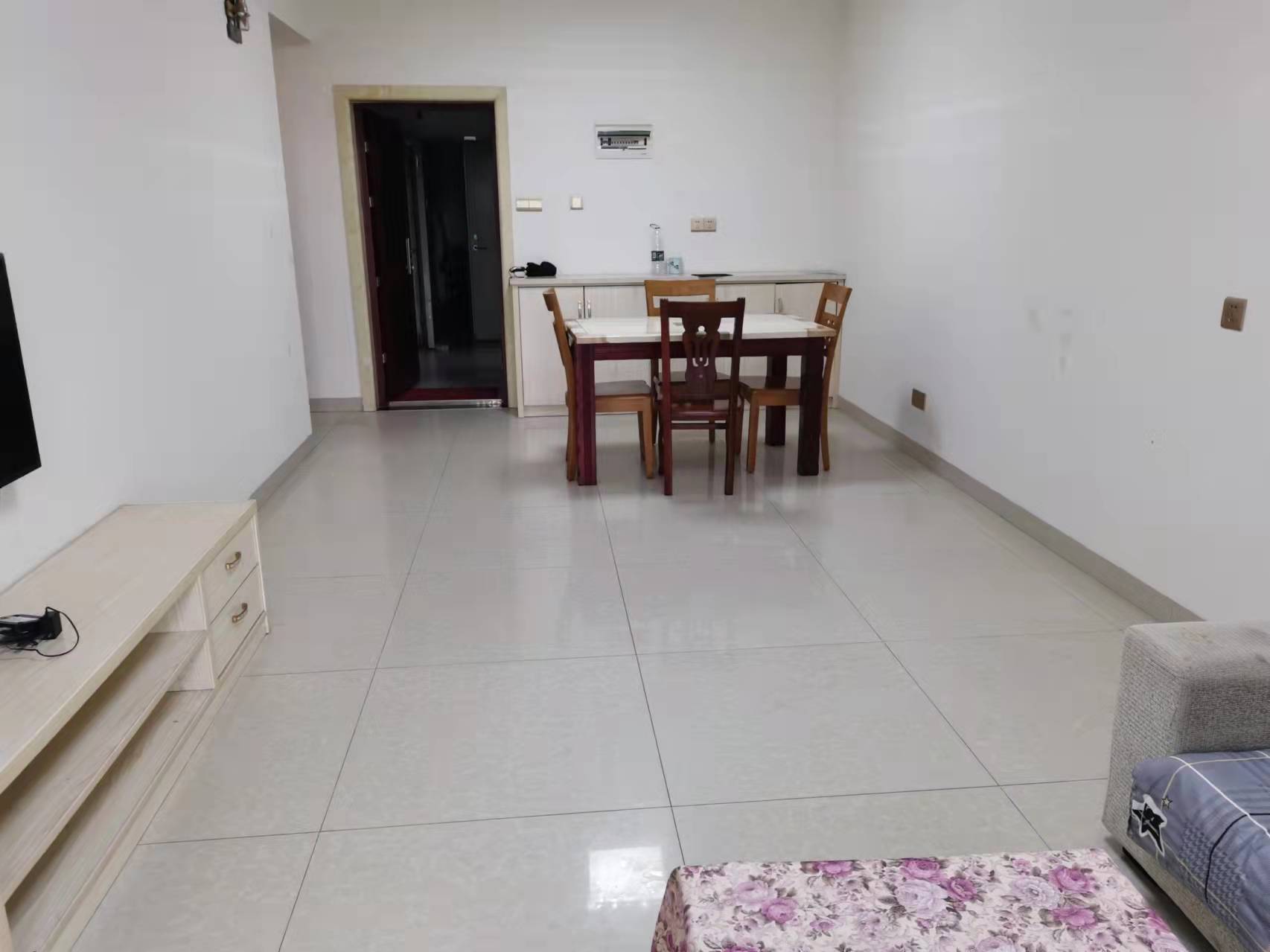 宇元万向城 2室1厅1卫 2400.0元/月 宇元万向城 2室1厅1卫 2400.0元/月小区图