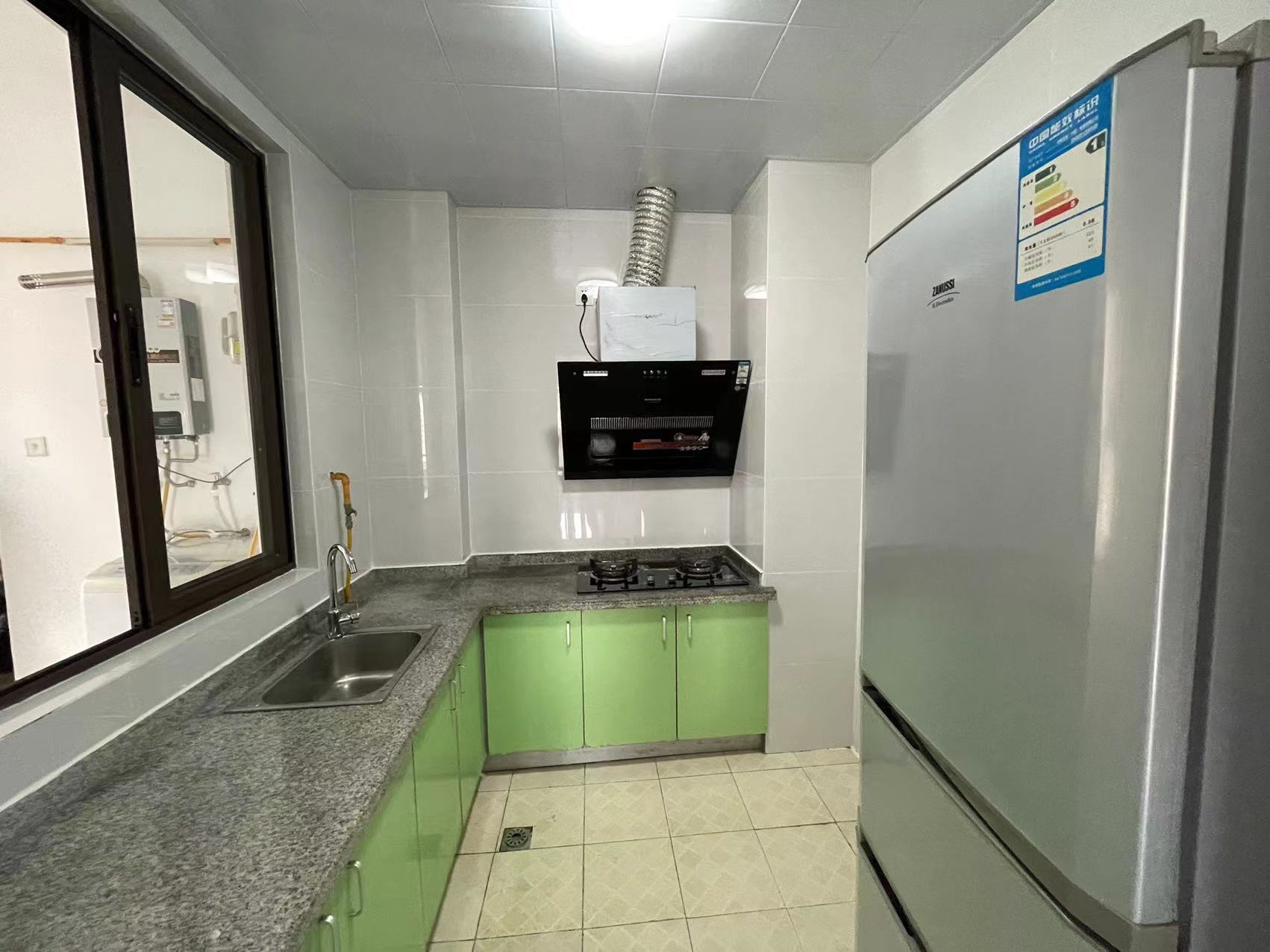 南湖世纪 2室2厅1卫 2300.0元/月 南湖世纪 2室2厅1卫 2300.0元/月室内图