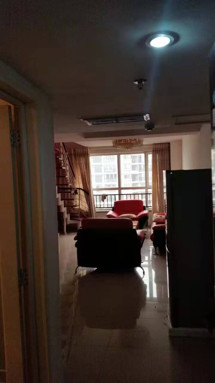 中瀚财富广场  2室1厅1卫    1200.0元/月 中瀚财富广场  2室1厅1卫    1200.0元/月室内图