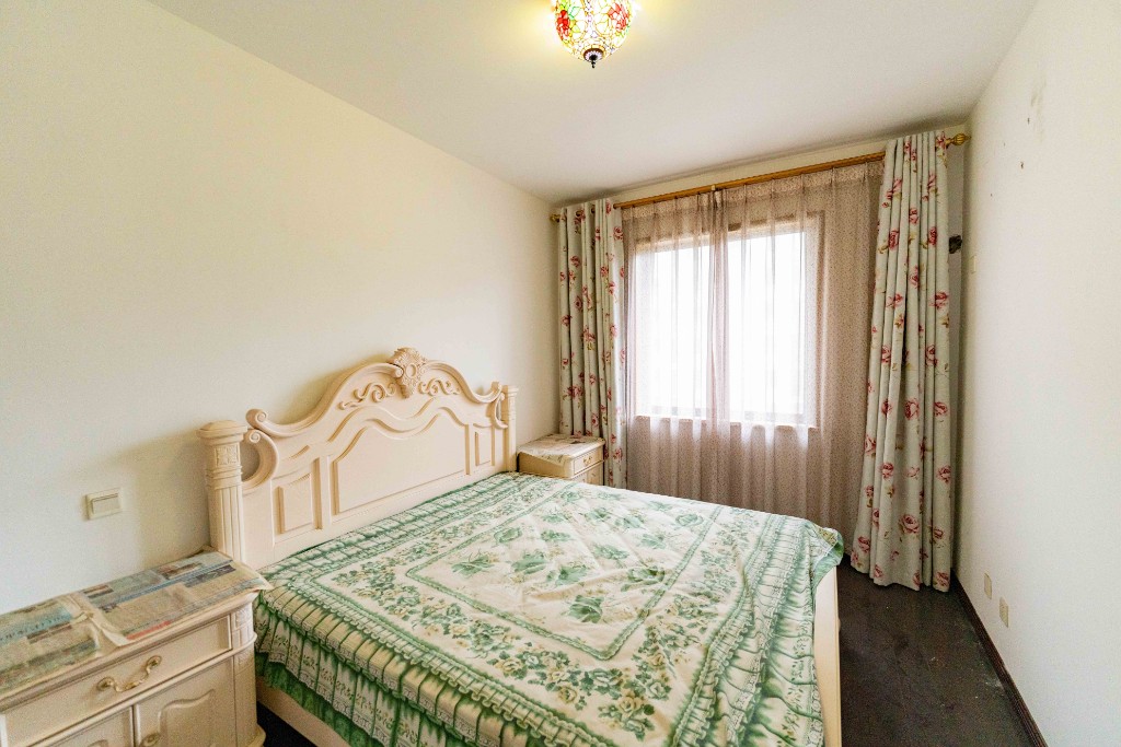 满庭芳小区  3室2厅2卫    108.0万 满庭芳小区  3室2厅2卫    108.0万卧室