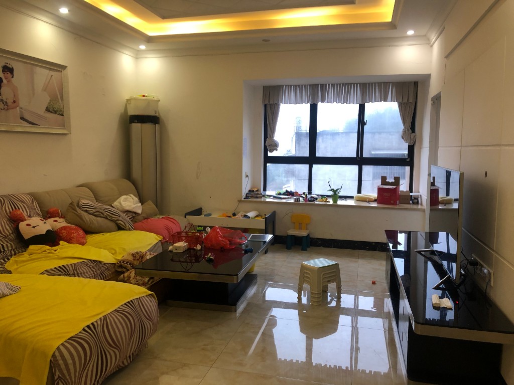 桂花名城 3室2厅2卫 60.0万 桂花名城 3室2厅2卫 60.0万客厅