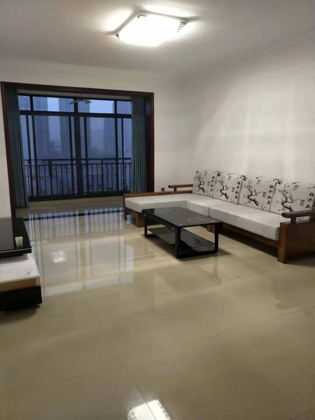 大桃路鑫桃苑安置小区 3室2厅2卫 1800.0元/月 大桃路鑫桃苑安置小区 3室2厅2卫 1800.0元/月室内图