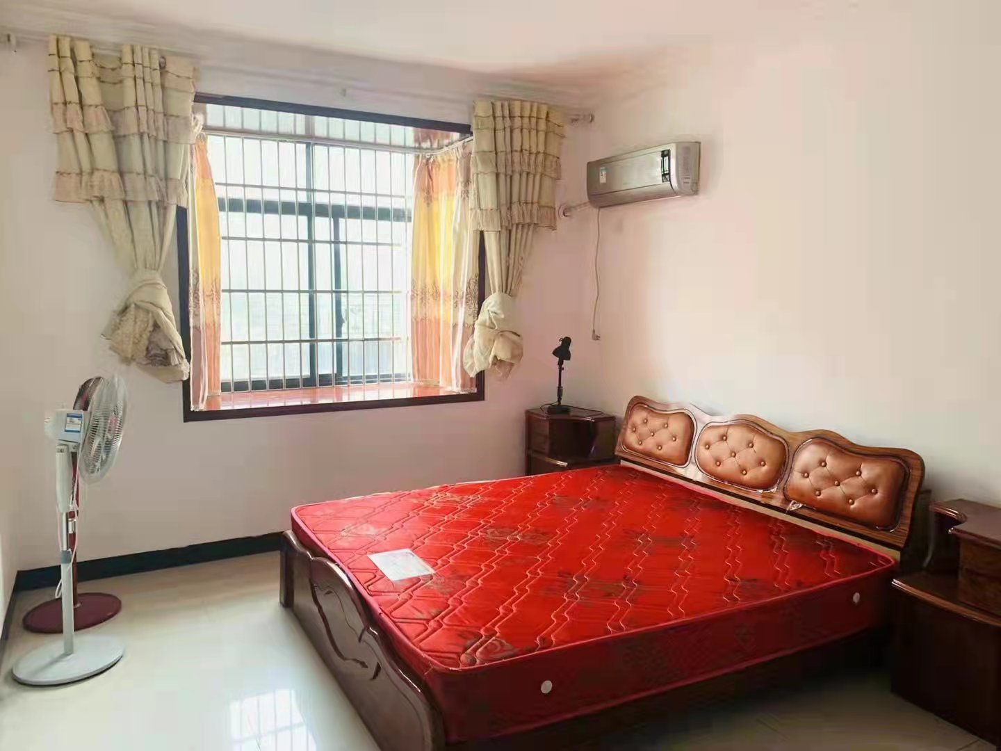 东方新城  3室2厅1卫    1800.0元/月 东方新城  3室2厅1卫    1800.0元/月室内图