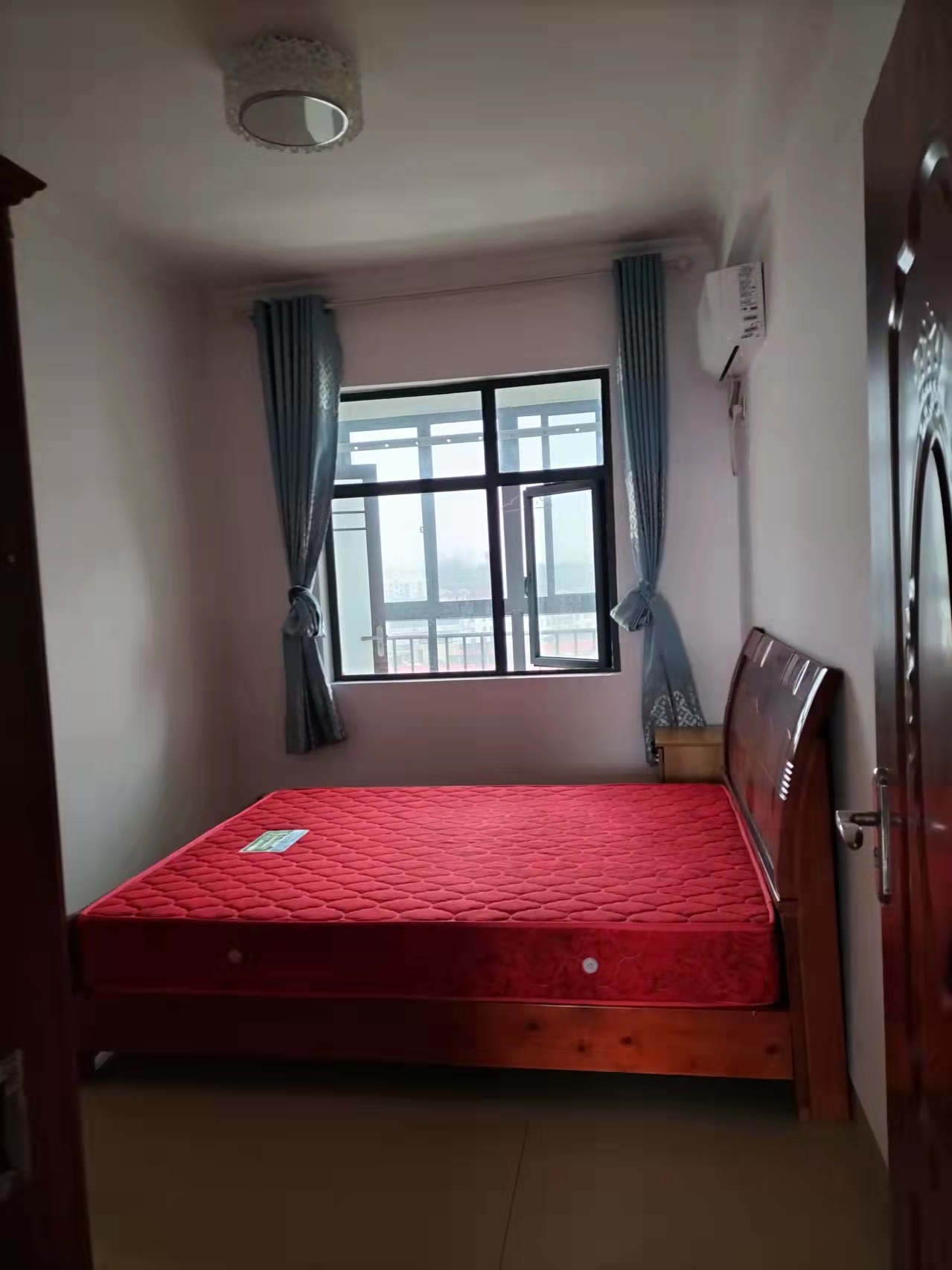 大桃路鑫桃苑安置小区 3室2厅2卫 1800.0元/月 大桃路鑫桃苑安置小区 3室2厅2卫 1800.0元/月室内图