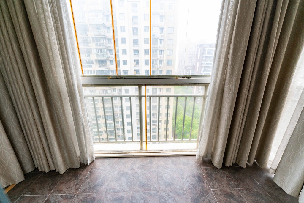 满庭芳小区  3室2厅2卫    108.0万 满庭芳小区  3室2厅2卫    108.0万阳台