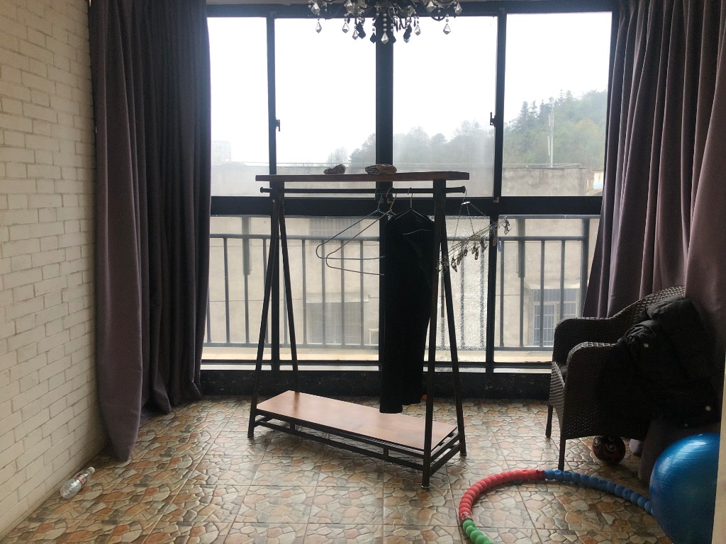 桂花名城 3室2厅2卫 60.0万 桂花名城 3室2厅2卫 60.0万客厅