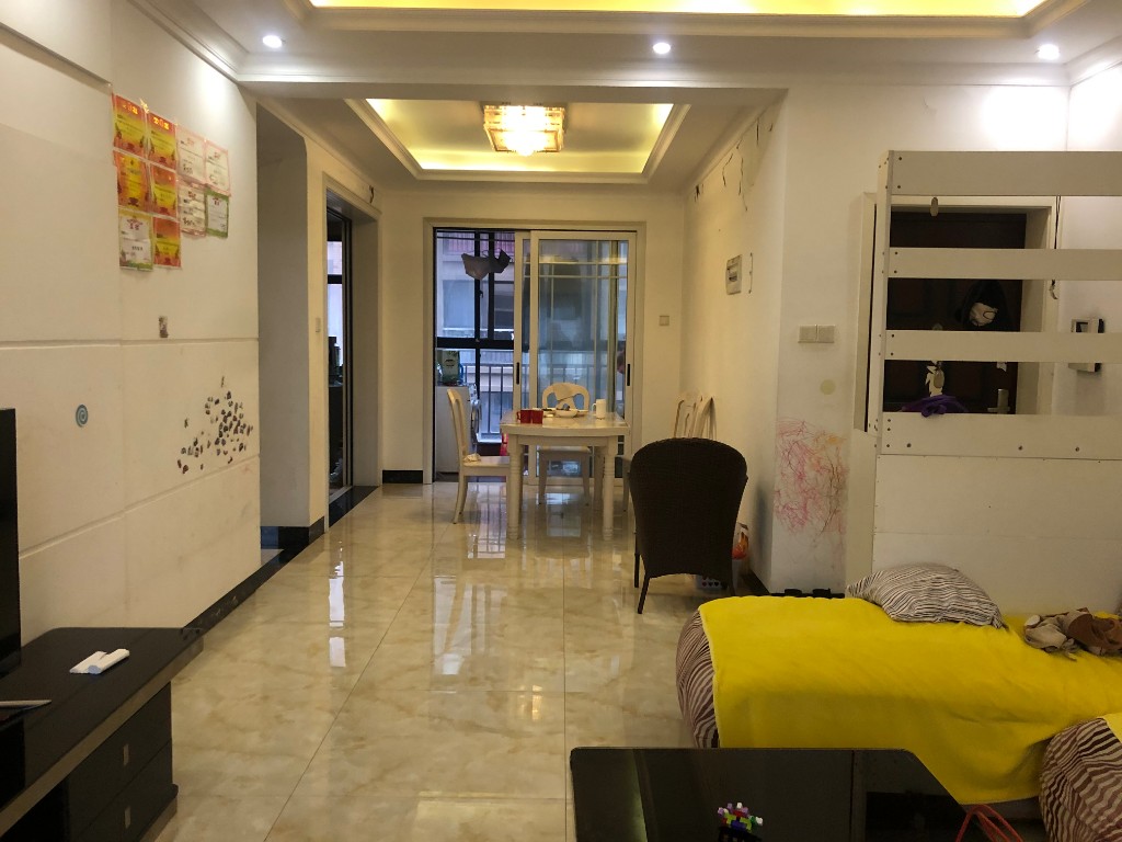 桂花名城 3室2厅2卫 60.0万 桂花名城 3室2厅2卫 60.0万客厅