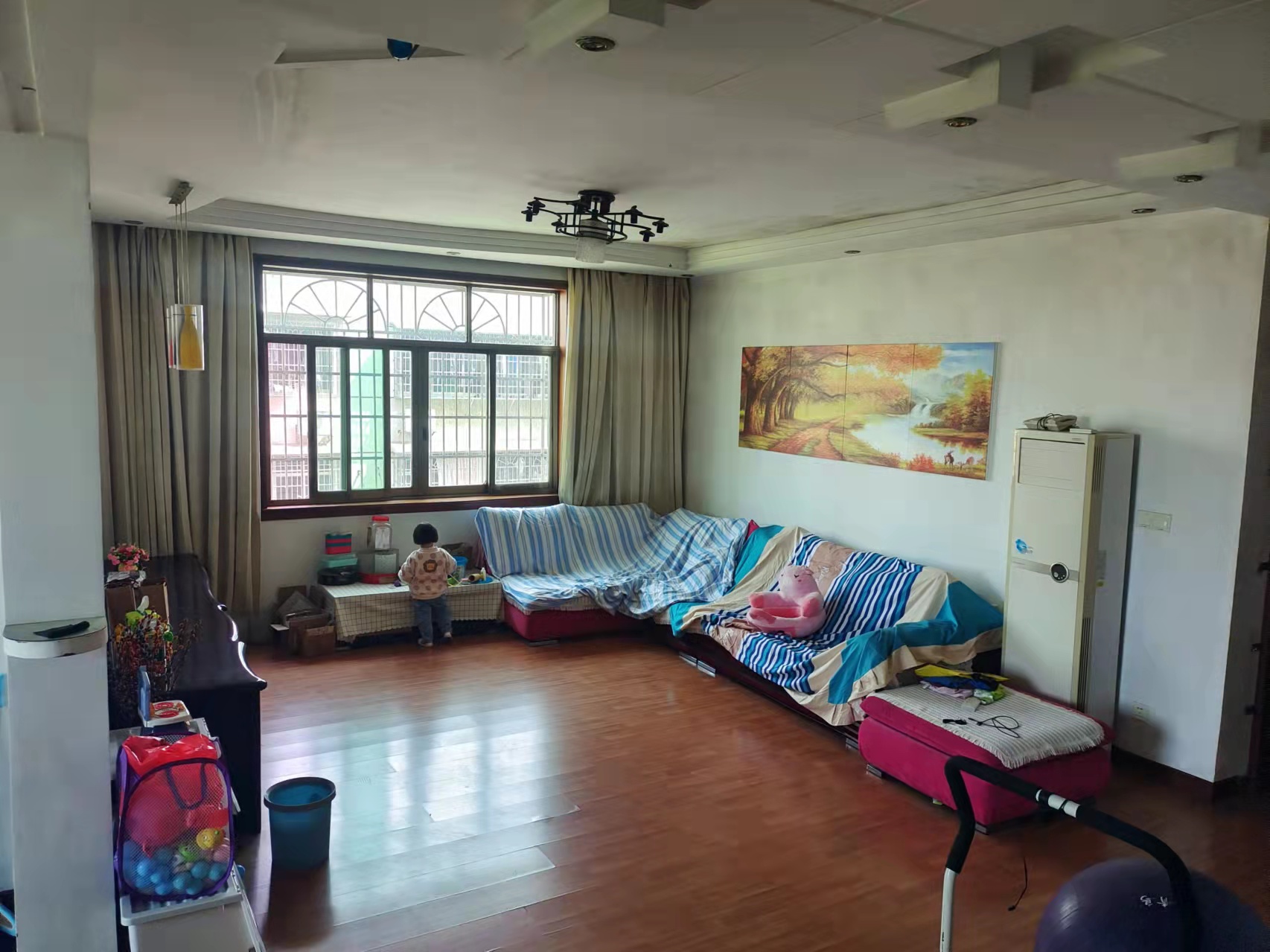 制革小区 3室2厅1卫 42.8万 制革小区 3室2厅1卫 42.8万客厅