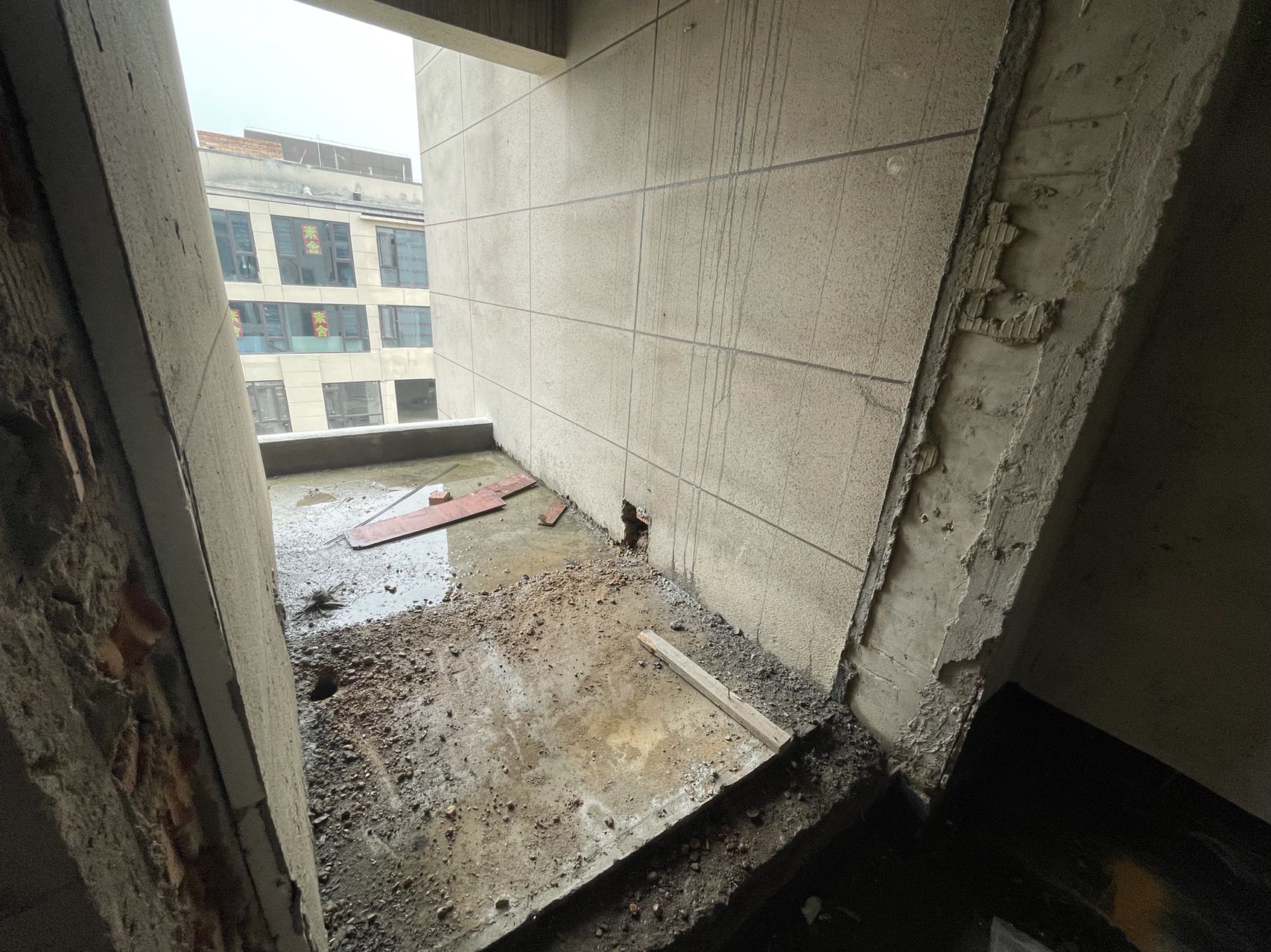 当代尚品苑 4室2厅2卫 138.0万 当代尚品苑 4室2厅2卫 138.0万客厅