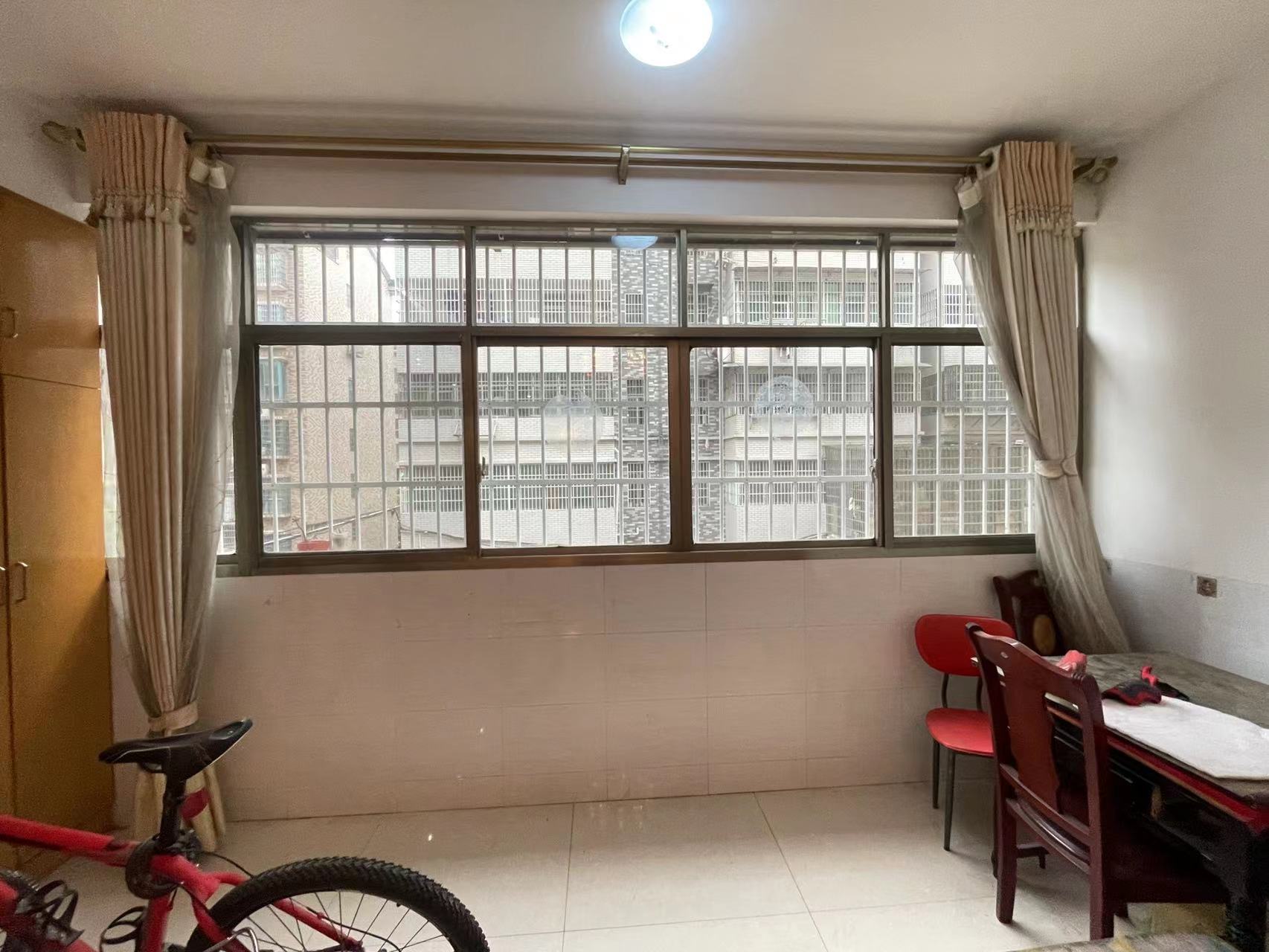 福源小区 3室2厅2卫 62.8万 福源小区 3室2厅2卫 62.8万阳台