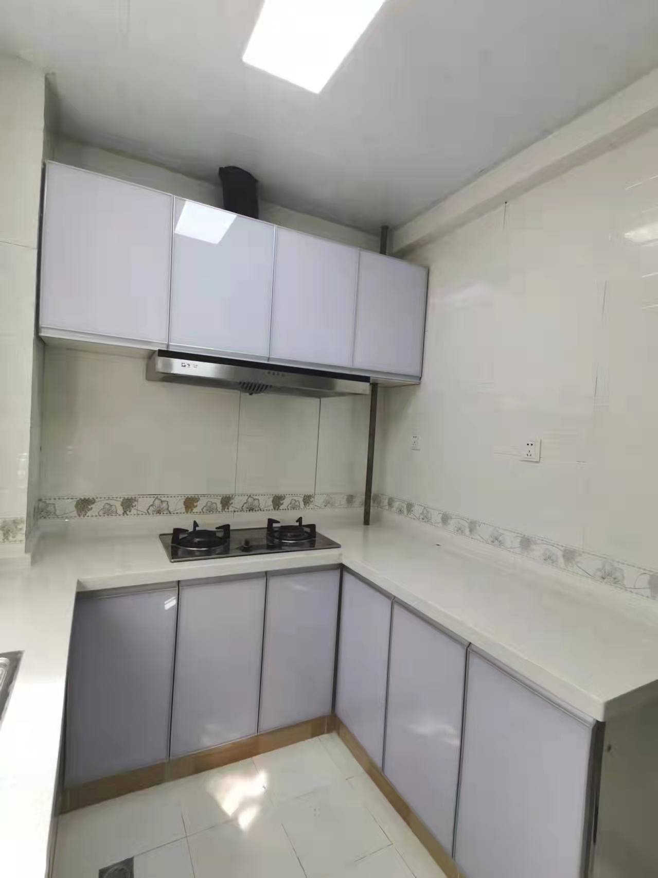 君临新世界  3室2厅1卫    2500.0元/月 君临新世界  3室2厅1卫    2500.0元/月室内图