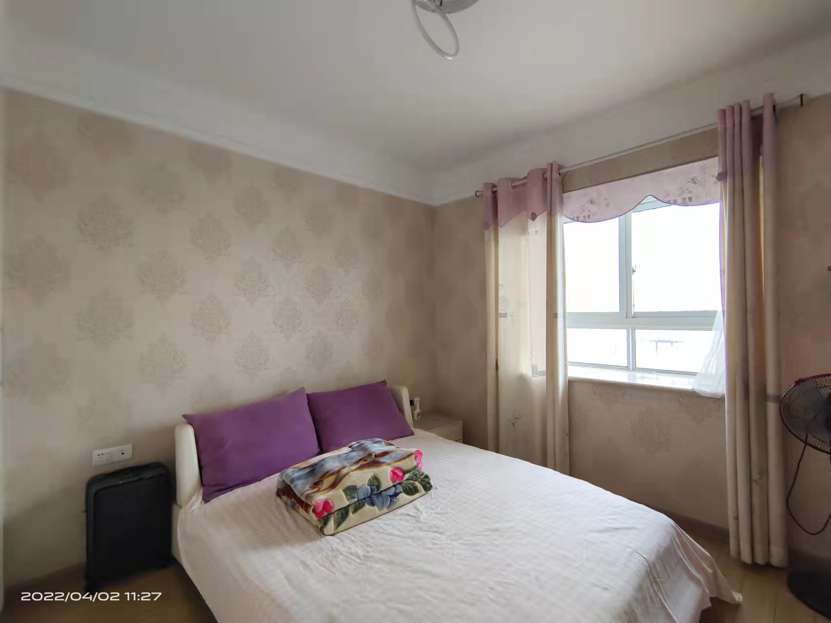 八方茗苑  3室2厅2卫    65.0万 八方茗苑  3室2厅2卫    65.0万卧室