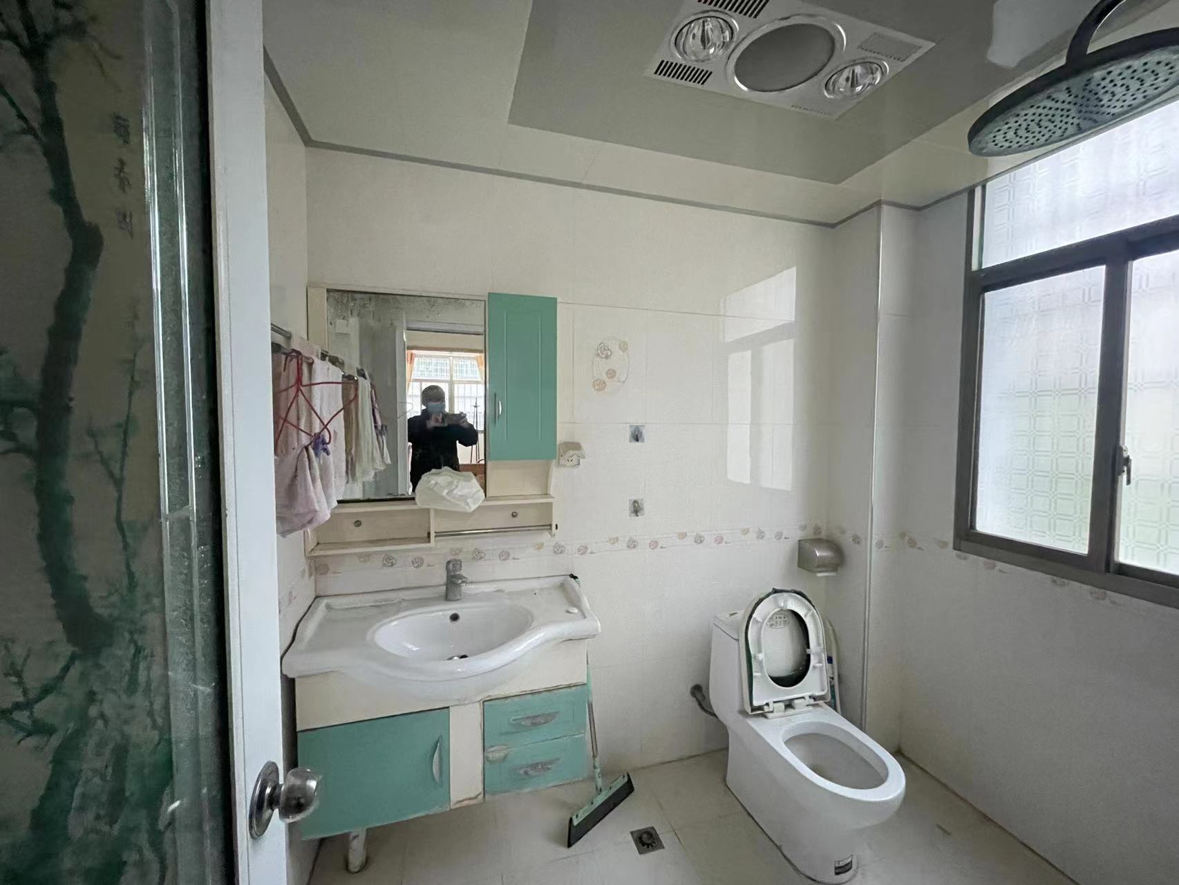 福源小区 3室2厅2卫 62.8万 福源小区 3室2厅2卫 62.8万卫生间