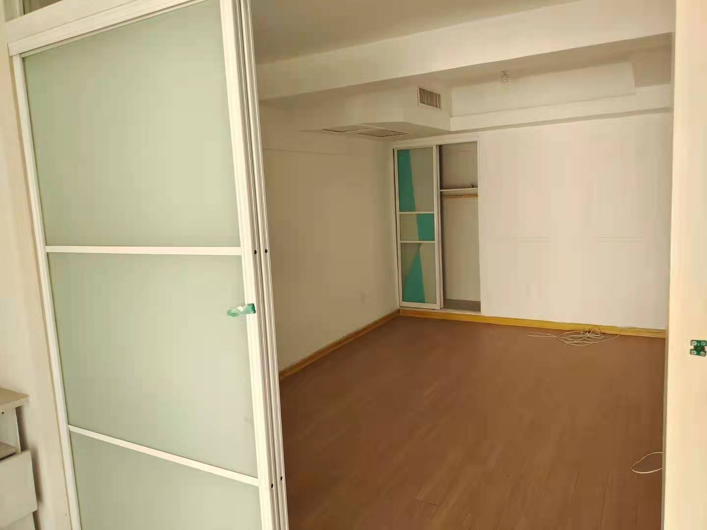 中瀚财富广场  2室2厅1卫   1800.00元/月室内图