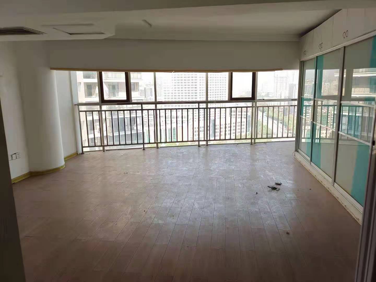 中瀚财富广场  2室2厅1卫   1800.00元/月室内图